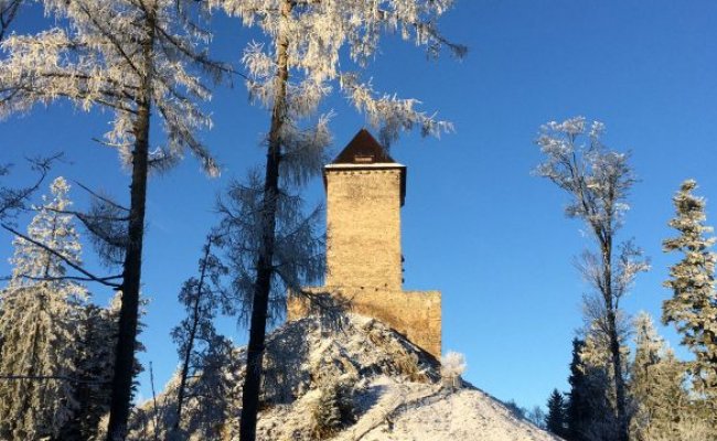 The Kašperk castle will be open past Christmas