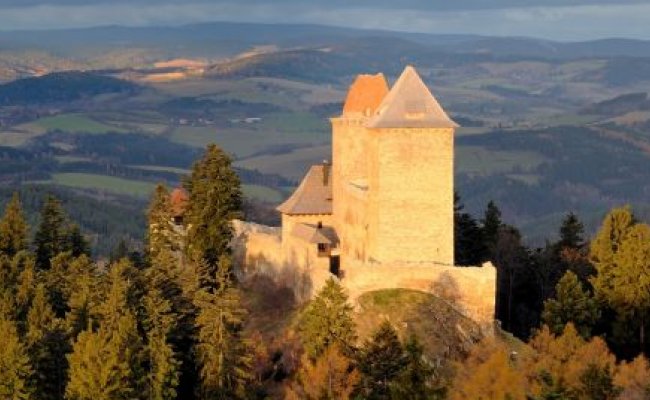 Kašperk Castle in October