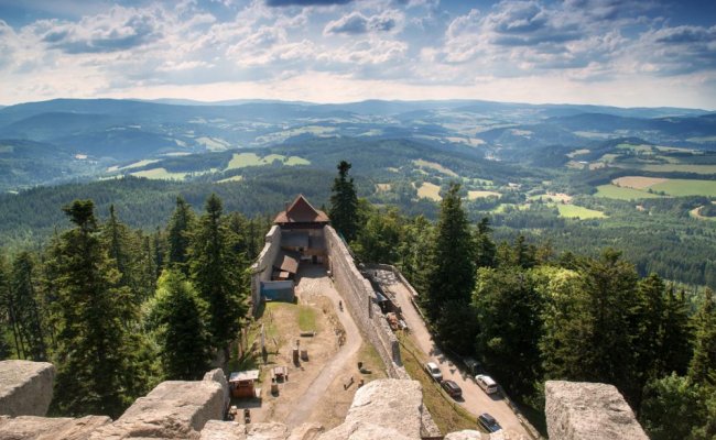 Český rozhlas vysílá živě z hradu Kašperk