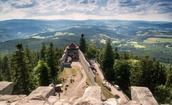 The castle will be open until 15. 10. after on 27. - 29. 10. 2017